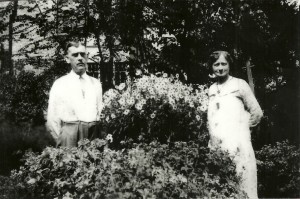 1915 - August & Ellen Lindskoog